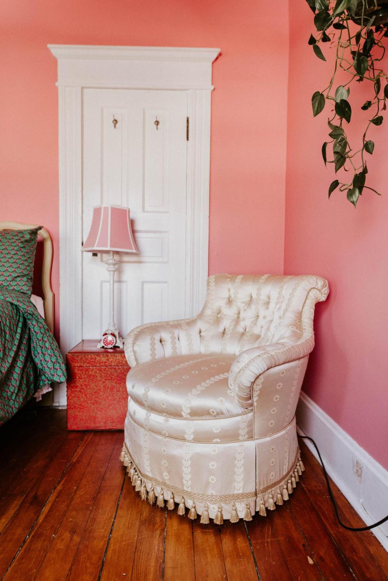 Retro Gem Box Victorian Steps From Irvine Park Apartment เซนต์พอล ภายนอก รูปภาพ