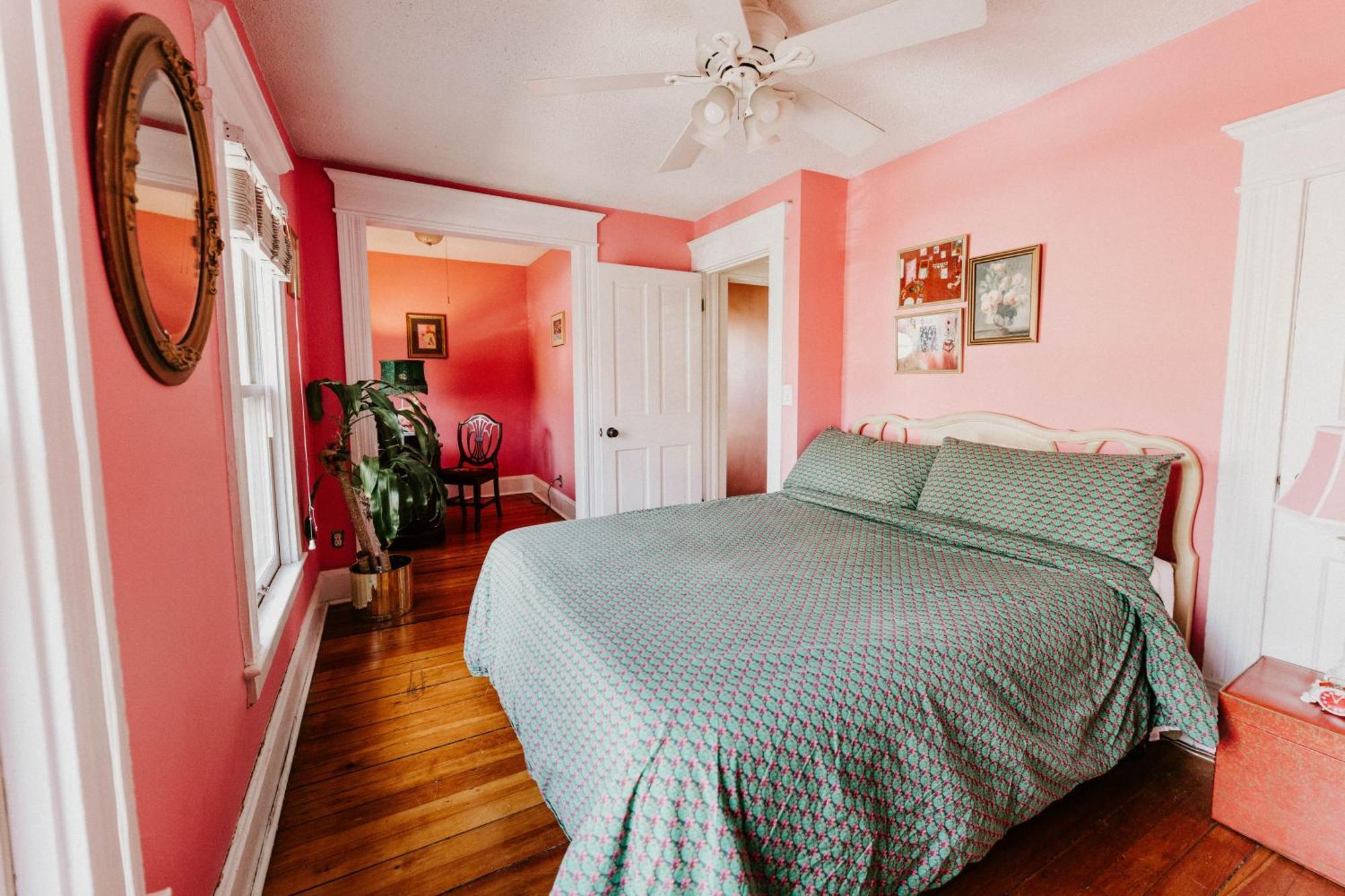 Retro Gem Box Victorian Steps From Irvine Park Apartment เซนต์พอล ภายนอก รูปภาพ